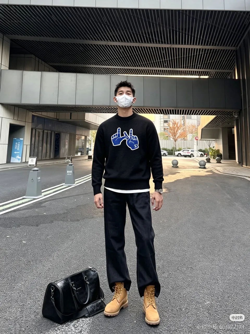Louis Vuitton/Louis Vuitton gesture embroidered knitted sweater